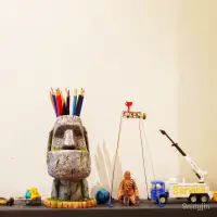 在飛比找蝦皮購物優惠-臺灣出貨創意摩艾石像筆筒學生收納罐小衆moai桌麵眼鏡架辦公