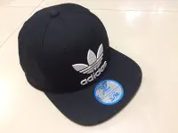 在飛比找Yahoo!奇摩拍賣優惠-Adidas Originals S/M 可調式 三葉草 黑