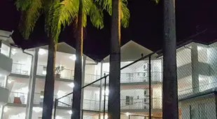 凱恩斯金沙海濱公寓酒店Cairns Golden Sands Beachfront Apartments