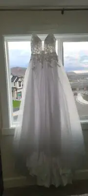 Wedding Dress NEW, NEVER WORN!