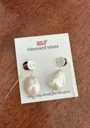 Vineyard Vines Baroque Pearl Earring $98
