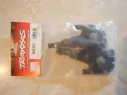Traxxas 5630 Front Bulkhead (L & R Halves) Summit