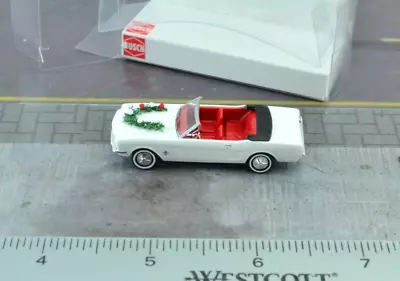 Busch 47527 Ford Mustang 64 Convertible Car WEDDING White 1:87 Scale HO