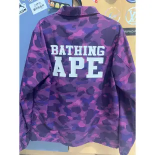 售出a bathing ape 紫迷彩 教練外套 L號