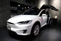 在飛比找Yahoo!奇摩拍賣優惠-2019 Tesla Model X P100D 僅跑1萬 