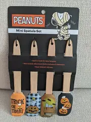 Peanuts Snoopy Halloween Mini Spatula Set Trick or Treat Jack-o-Lantern