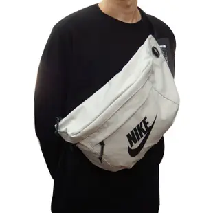 Nike Tech Hip Pack 男女款 斜背包 大容量 腰包 米 黑 BA5751-072【S.E運動】