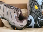 Merrell NIB Women's MOAB 2 Vent Hiking Shoe Brindle J99764 US 9 / EU 40