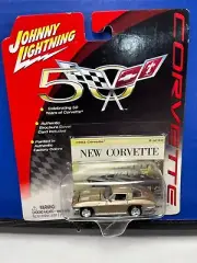 1/64 JOHNNY LIGHTNING 1963 CHEVROLET CORVETTE 50TH ANNIVERSARY GOLD