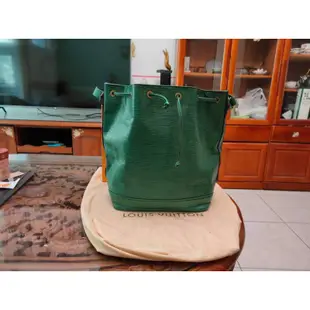 真品 Louis Vuitton LV vintage EPI 水波紋 綠色 水桶包 肩背包 斜背包 側背包