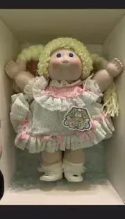 Signed 1985 Cabbage Patch Porcelain Pamela Diane Doll With Papers & Box