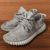 在飛比找蝦皮購物優惠-adidas yeezy boost 350 mr moon