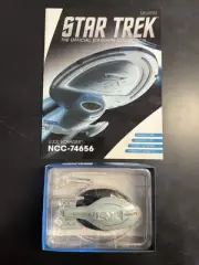 Star Trek Eaglemoss U.S.S. VOYAGER NCC-74656 Intrepid Class Ship with Magazine