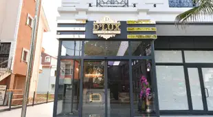 D'LUX BOUTIQUE HOTEL