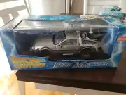 SUN STAR BACK TO FUTURE 1 TIME MACHINE 1:18 SCALE DELOREAN