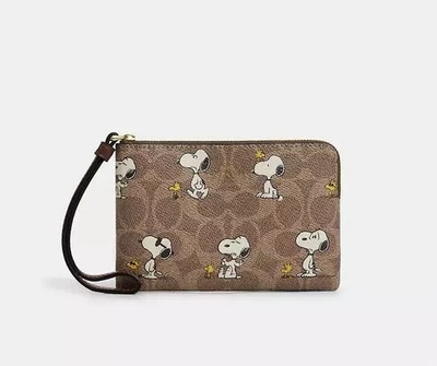 Coach Peanuts Snoopy Print Canvas Corner Zip Wristlet Clutch Wallet NEW!!!