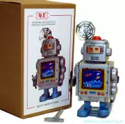 MARCHING SPACEMAN ROBOT 4" Tin Toy Windup Astronaut Horikawa Style