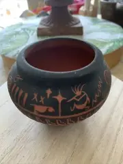 Signed Jackie Hunter Pottery CDC Arizona Pottery Vase