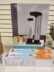Sodaology Fizz Soda Sparkling Water Machine + 2 CO2 Bottles!