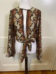 Boohoo Ladies Size 12 Snake Tie Ruffle Cuff Crop Print Top Brand New With Tags