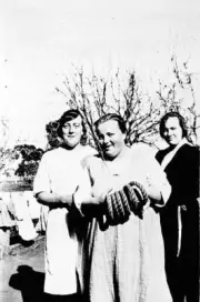 Wimmera Victoria 1925 - Three women with quoits Old Historic Photo