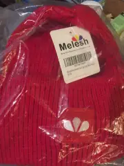 Melesh Adult red beanie hat cap (toboggan)----new in the bag !