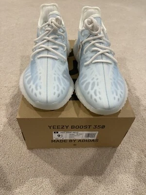 Deadstock Adidas Yeezy Boost 350 V2 Mono ICE Size 9.5 M (GW2869)
