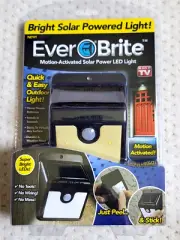 NIB Ever Brite Motion Activated Outdoor Solar LED Deck Light AS SEEN ON TV