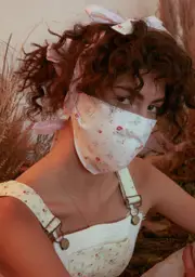[Dolls Kill x Holly Hobbie] Precious Memories Face Mask And Scrunchie Set