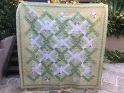 Handmade patchwork Quilt. Lovers Knot in green (#173)