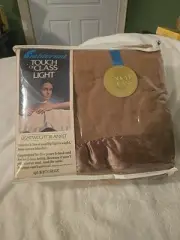 FIELDCREST TOUCH OF CLASS LIGHT QUEEN SIZE 100% ACRYLIC BROWN BLANKET 90"X90"