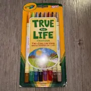 SUPER RARE 2007 HTF Crayola True To Life Crayons Tri-color Tips New Old Stock