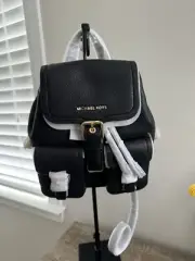 NWT Michael Kors Susie Small Flap Backpack In Black