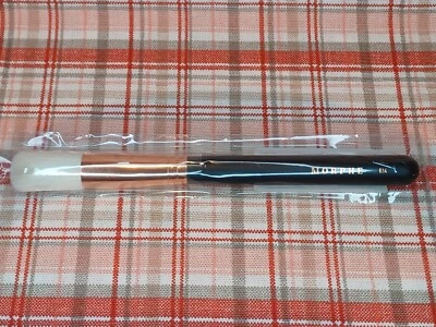 Morphe R14 Round Contour Brush Rose Gold