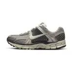 【NIKE 耐吉】ZOOM VOMERO 5 女鞋 石磨灰黑色 復古鞋 老爹鞋 運動 休閒鞋 FB8825-001