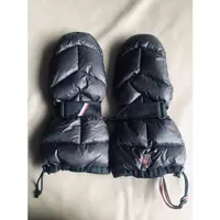 在飛比找蝦皮購物優惠-保證全新正品 Moncler 銀黑 羽絨 防寒 手套 siz