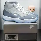 DS Nike Air Jordan 11 Cool Grey 8.5 chicago off-white bred sbb SB dunk travis 1