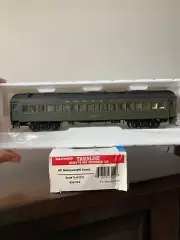 WALTHERS/Trainline #931-774 Santa Fe 60' Heavyweight Coach #3376 H.O. 1:87