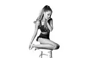 Ariana Grande Pose Poster (Multicoloured) (91cm x 61cm)