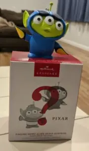 HALLMARK 2022 FINDING NEMO ALIEN REMIX SURPRISE-ORANGE AND BLUE BOTH - SET
