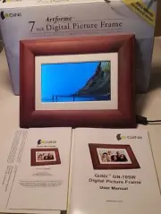 GiiNii GN-705W 7-Inch Artforme Digital Picture Wood Frame Holds 1000 Pictures