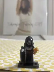 VALAK THE NUN LEGO MINIFIG horror taissa farmiga conjuring bible cross