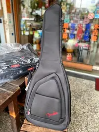 在飛比找Yahoo!奇摩拍賣優惠-[魔立樂器] FENDER FE620 厚實電吉他袋 強化頭