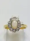 Vintage 18ct Gold Beautiful Opal & Diamond Cluster Ring