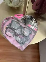 Betsey Johnson Readers Square Set t 2 Reading Glasses +2.00 NIBox