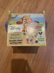 Melissa & Doug Disney Wooden Toy Winnie the Pooh Shape Sorting Cube 9 Shapes NWT
