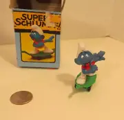 Smurfs Super Smurf Skateboard 40204 Schleich Peyo Skateboarder in box Germany