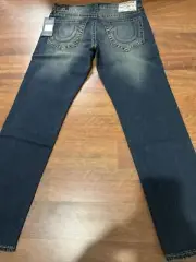 True Religion “Medium Bonechill Wash” Geno Big T/32x32 Slim