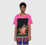 100% Authentic GUCCI Pink Ignasi Monreal Print T-Shirt $830+Tax Size: M Cat