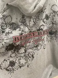 在飛比找樂天市場購物網優惠-美國原裝精品 Burberry女款塗鴉Logo斗篷外套